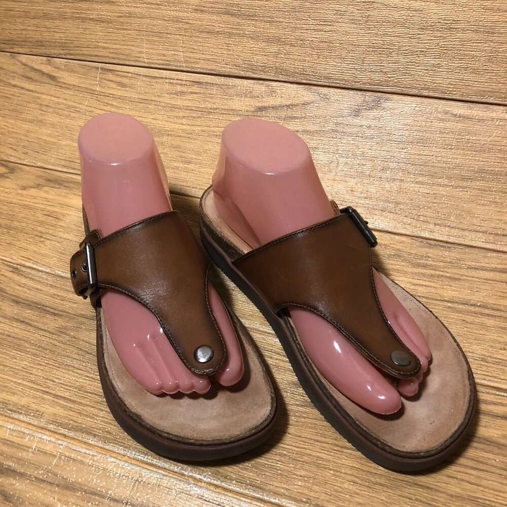 Clarks Unstructured women thong sandals, size 9
